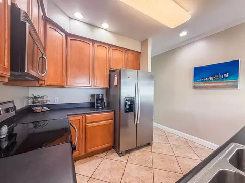 Kitchen - 709 SE 3rd St #D, Carrabelle, FL 32322 photo 4 of 8