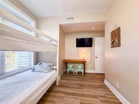 Bedroom - 709 SE 3rd St #D, Carrabelle, FL 32322 photo 8 of 8