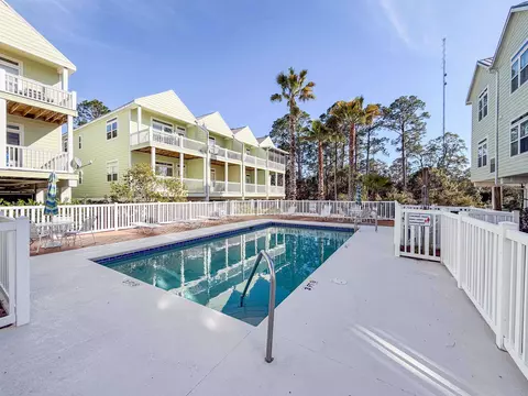 Exterior - 709 SE 3rd St #D, Carrabelle, FL 32322 photo 14 of 17