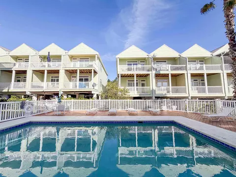 Exterior - 709 SE 3rd St #D, Carrabelle, FL 32322 photo 15 of 17