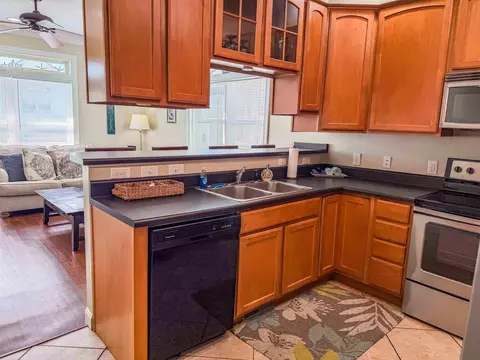 Kitchen - 709 SE 3rd St #D, Carrabelle, FL 32322 photo 3 of 8