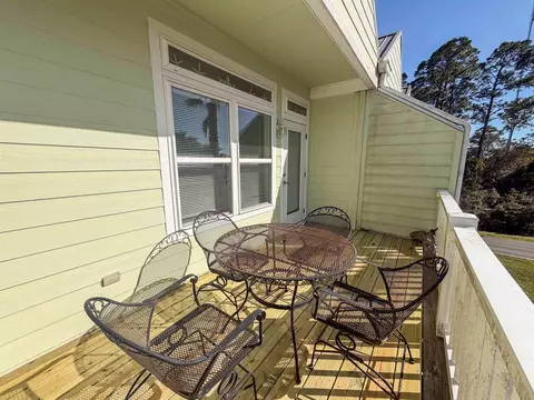 Exterior - 709 SE 3rd St #D, Carrabelle, FL 32322 photo 8 of 17