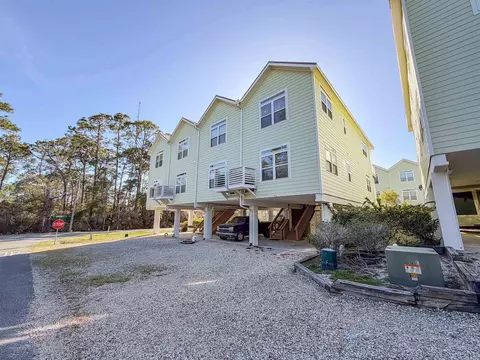 Exterior - 709 SE 3rd St #D, Carrabelle, FL 32322 photo 1 of 17
