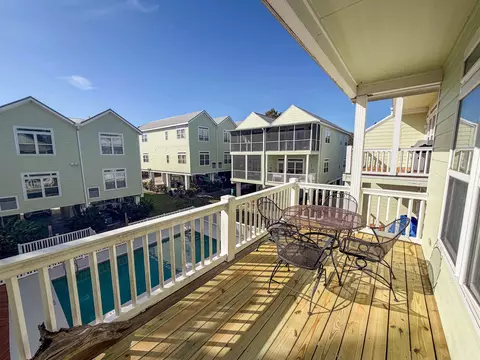 Exterior - 709 SE 3rd St #D, Carrabelle, FL 32322 photo 5 of 17