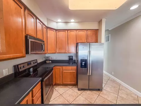 Kitchen - 709 SE 3rd St #D, Carrabelle, FL 32322 photo 5 of 8