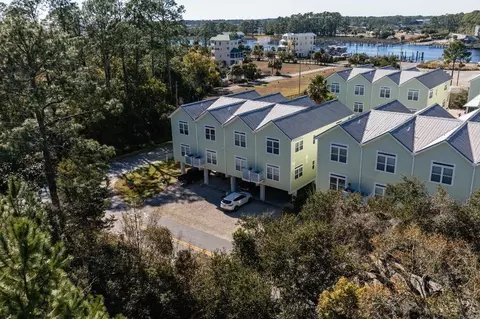 709 SE 3rd St #D, Carrabelle, FL 32322