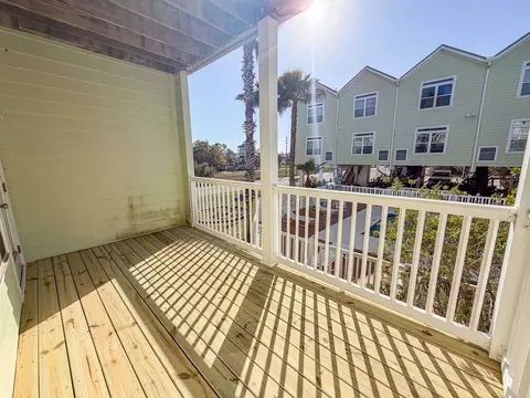 Exterior - 709 SE 3rd St #D, Carrabelle, FL 32322 photo 10 of 17
