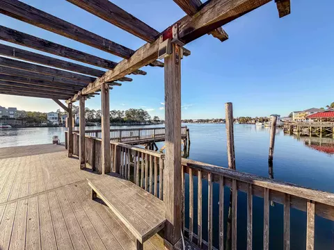 View/Area - 709 SE 3rd St #D, Carrabelle, FL 32322 photo 5 of 9