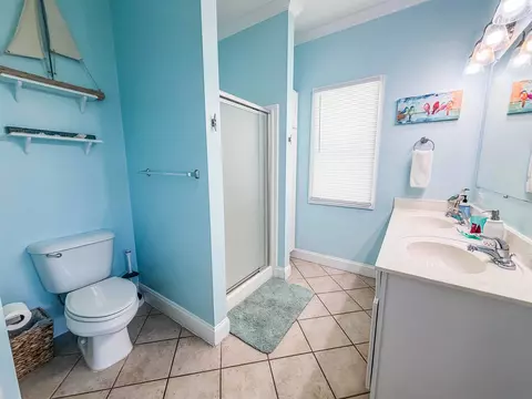 Bath - 709 SE 3rd St #D, Carrabelle, FL 32322 photo 1 of 9