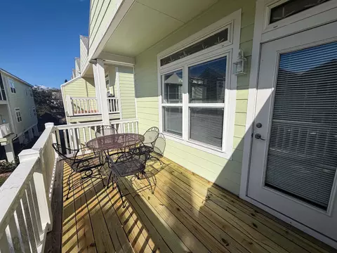 Exterior - 709 SE 3rd St #D, Carrabelle, FL 32322 photo 4 of 17