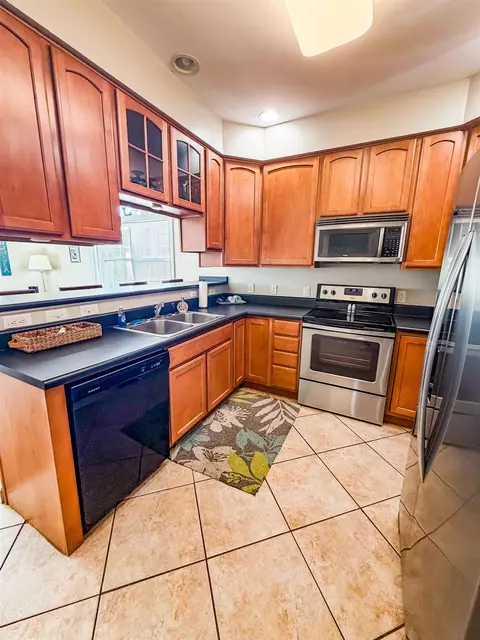 Kitchen - 709 SE 3rd St #D, Carrabelle, FL 32322 photo 8 of 8