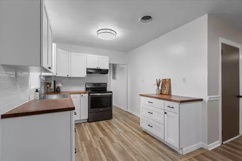 Kitchen - 95 Houck Rd, Perry, FL 32348 photo 2 of 3