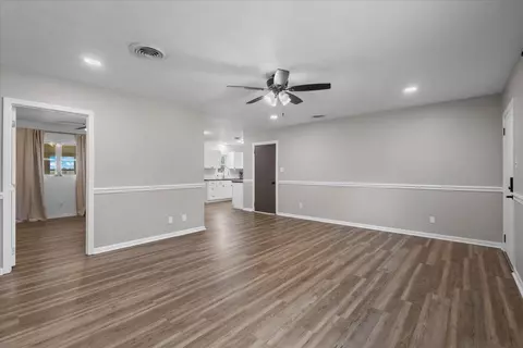 Living - 95 Houck Rd, Perry, FL 32348 photo 2 of 4