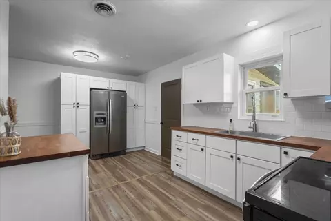 Kitchen - 95 Houck Rd, Perry, FL 32348 photo 3 of 3