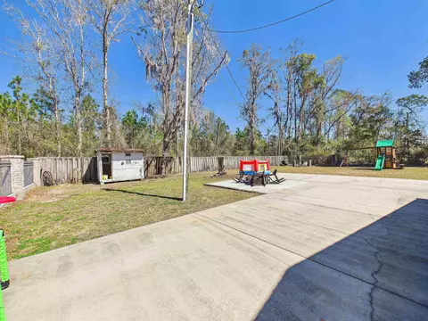 Exterior - 206 Pineland St, Perry, FL 32348 photo 8 of 14