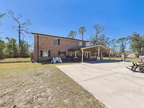 Exterior - 206 Pineland St, Perry, FL 32348 photo 10 of 14