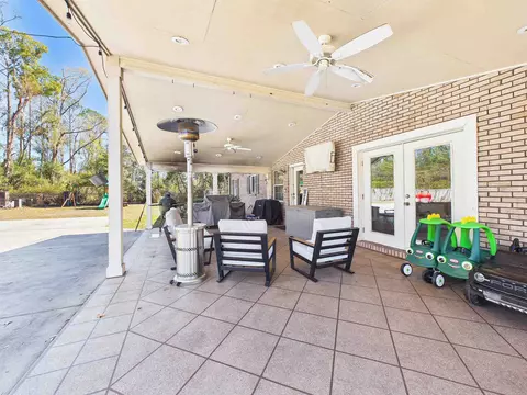 Exterior - 206 Pineland St, Perry, FL 32348 photo 7 of 14