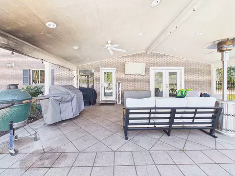 Exterior - 206 Pineland St, Perry, FL 32348 photo 6 of 14