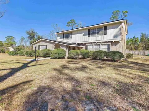 Exterior - 206 Pineland St, Perry, FL 32348 photo 1 of 14