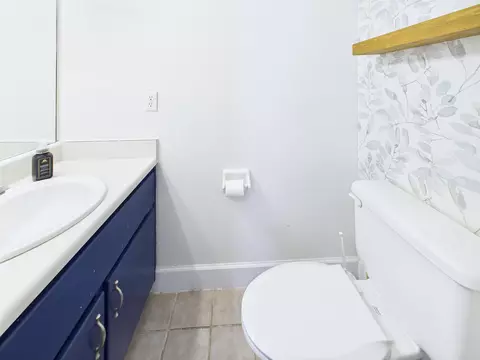 Bath - 206 Pineland St, Perry, FL 32348 photo 2 of 6