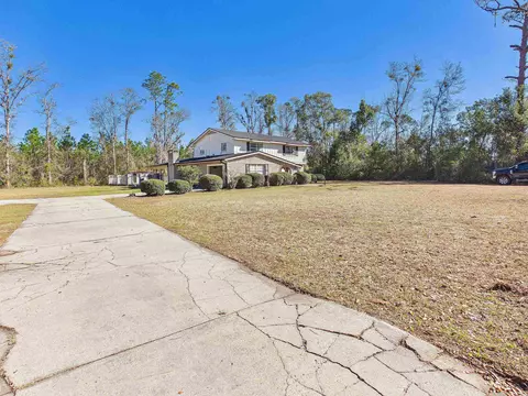 Exterior - 206 Pineland St, Perry, FL 32348 photo 4 of 14