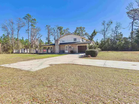 Exterior - 206 Pineland St, Perry, FL 32348 photo 3 of 14