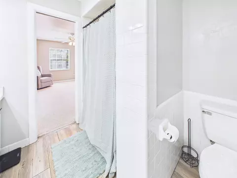 Bath - 206 Pineland St, Perry, FL 32348 photo 6 of 6