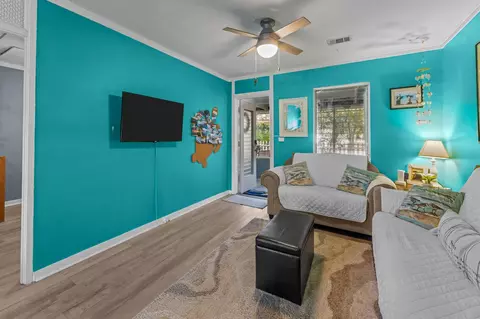 Living - 51 Pine St # -3, Carrabelle, FL 32322 photo 2 of 5