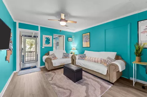 Living - 51 Pine St # -3, Carrabelle, FL 32322 photo 1 of 5