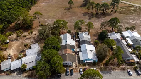 View/Area - 51 Pine St # -3, Carrabelle, FL 32322 photo 4 of 12