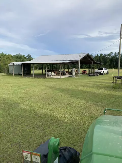 503 C M White Rd, Quincy, FL 32351