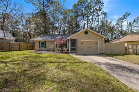 8204 Chickasaw Trl, Tallahassee, FL 32312