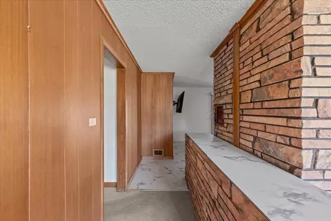 Entry Way - 200 Davis Dr, Perry, FL 32348 photo 3 of 6