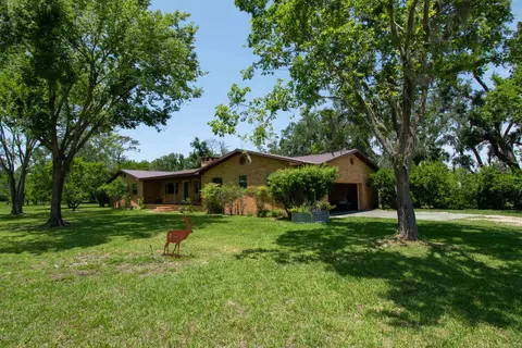 Exterior - 200 Davis Dr, Perry, FL 32348 photo 4 of 14