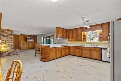 Kitchen - 200 Davis Dr, Perry, FL 32348 photo 1 of 4