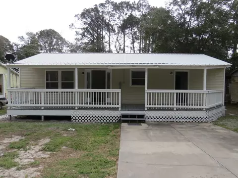2526 Palmetto Ter, Carrabelle, FL 32322