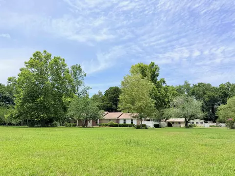 46 Glover Ln, Crawfordville, FL 32327