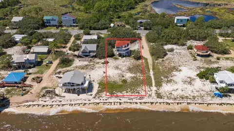 6 Kingfish St, Alligator Point, FL 32346