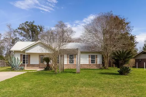 4470 Pilcher Rd, Marianna, FL 32448
