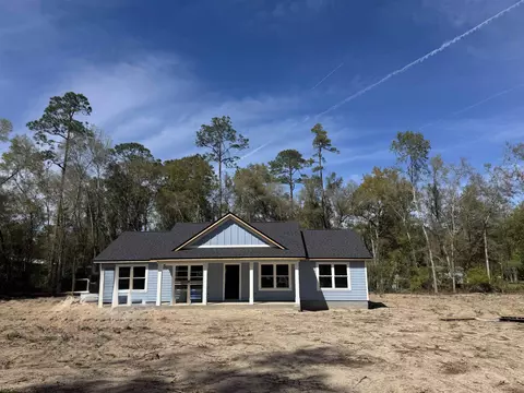 8 Creekside Cv, Crawfordville, FL 32327