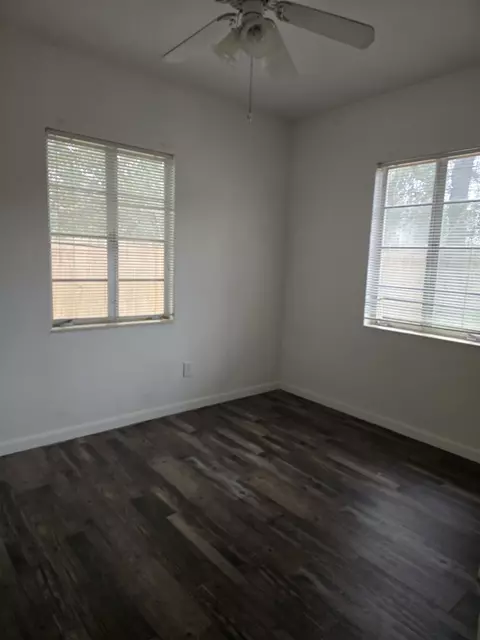 Bedroom - 309 W Oak St, Perry, FL 32347 photo 3 of 3