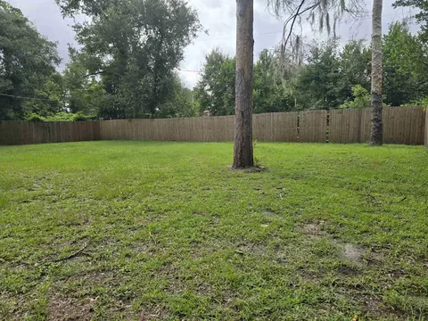 Exterior - 309 W Oak St, Perry, FL 32347 photo 4 of 4