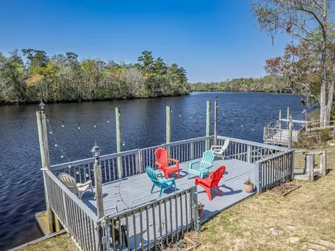 9 Christy Ln, Sopchoppy, FL 32358