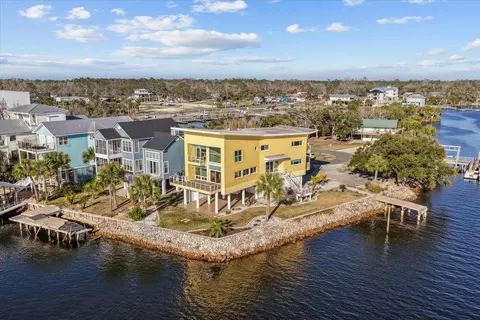 121 SW Main St, Steinhatchee, FL 32359