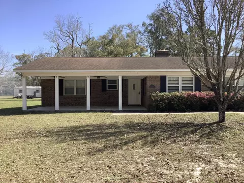 103 Center St, Panacea, FL 32346