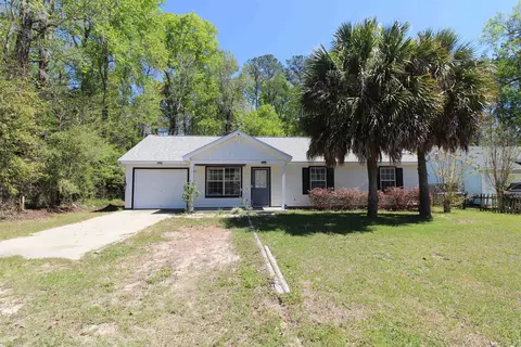 33 Paulette Dr, Crawfordville, FL 32327