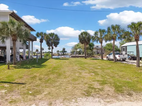 20621 Marina Rd, Perry, FL 32348