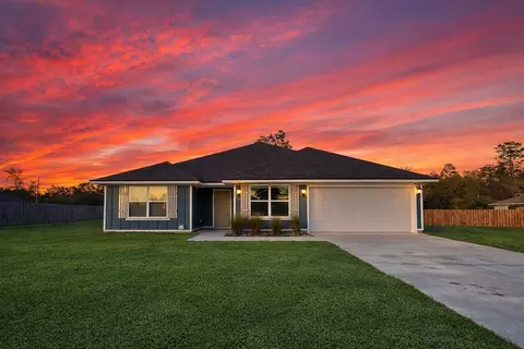 42 E Pecan St, Crawfordville, FL 32327