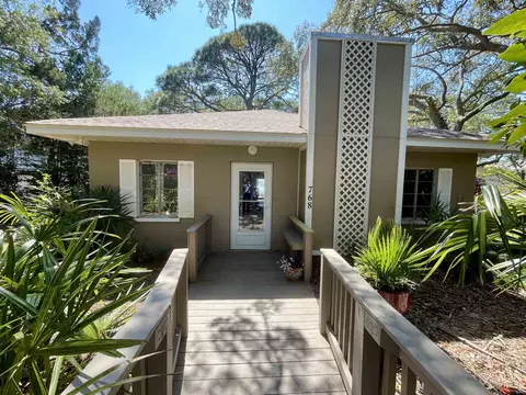 768 Alligator Dr, Alligator Point, FL 32346