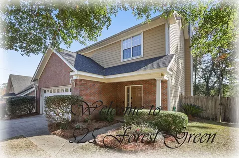 525 Forest Green Dr, Tallahassee, FL 32308